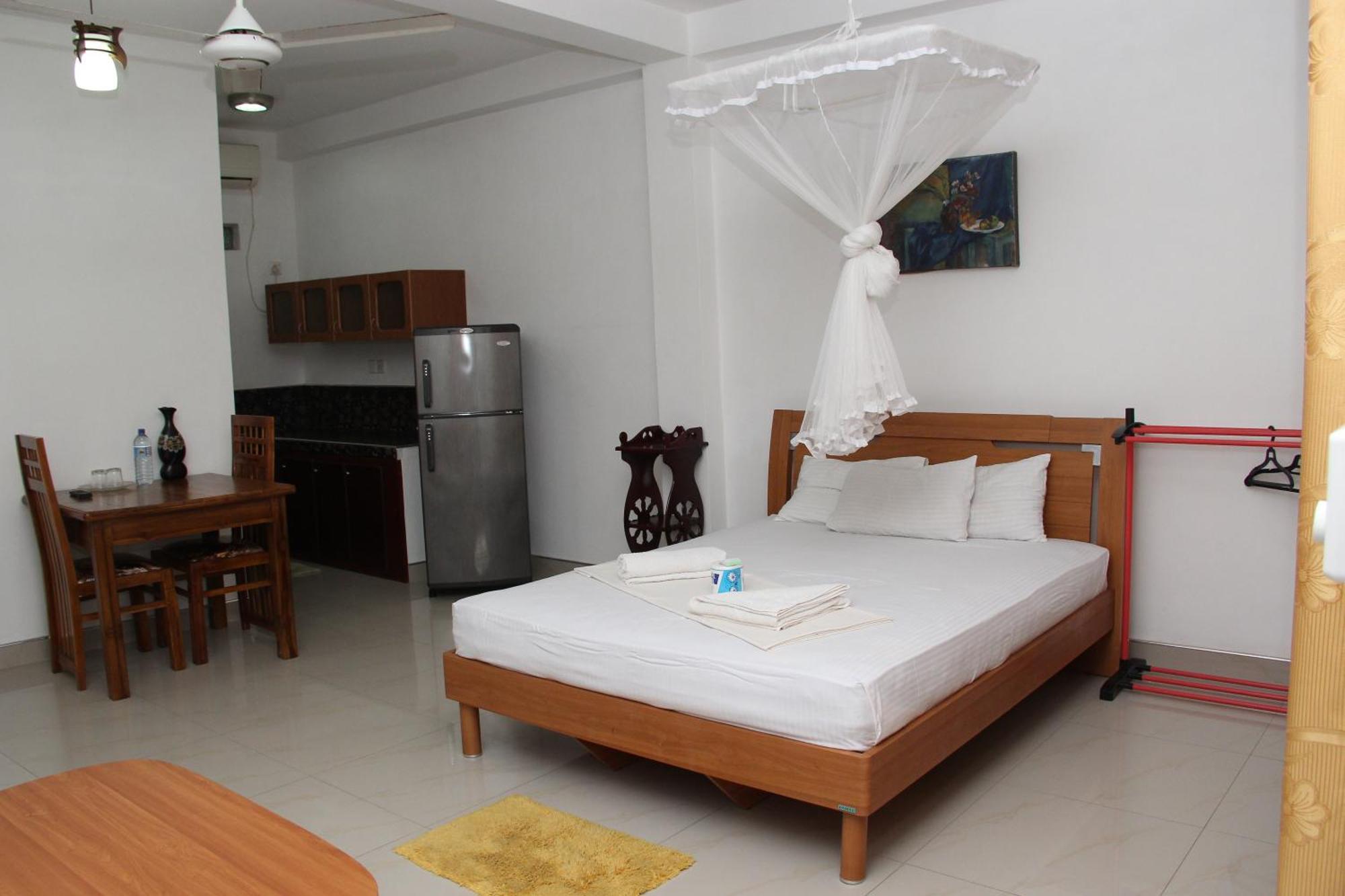 Shanith Guesthouse Негомбо Стая снимка