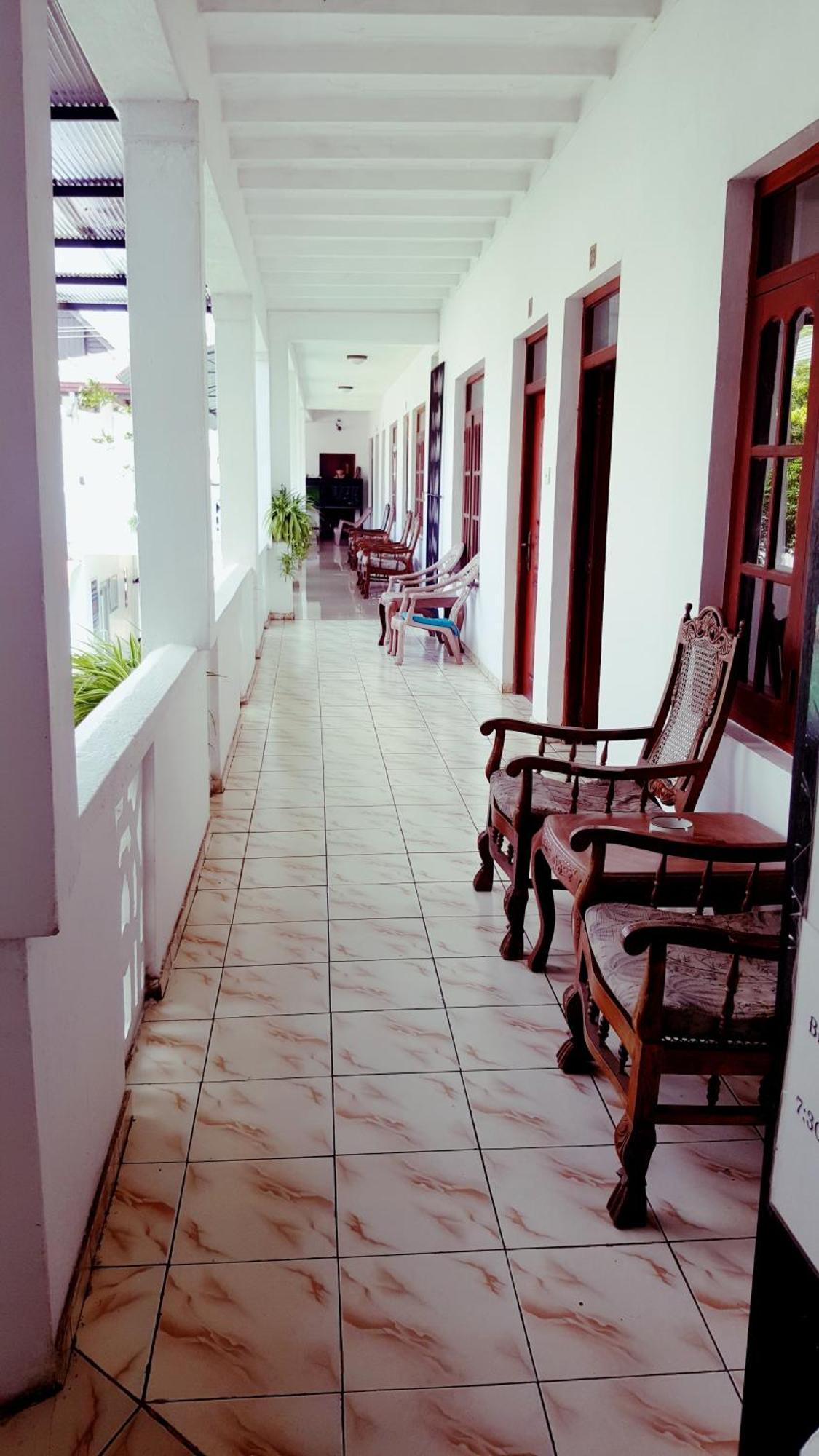 Shanith Guesthouse Негомбо Екстериор снимка