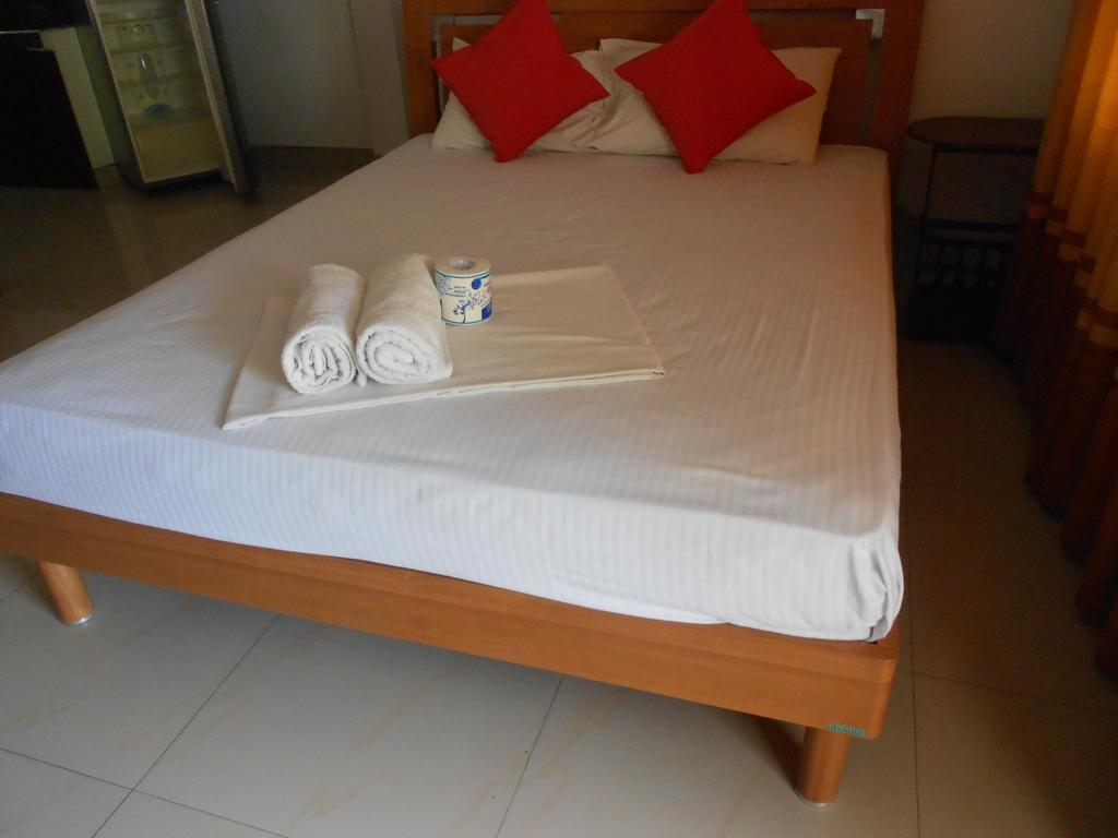 Shanith Guesthouse Негомбо Стая снимка