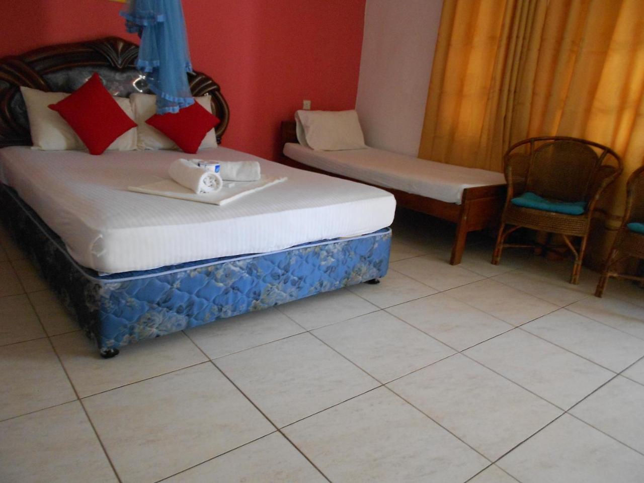 Shanith Guesthouse Негомбо Екстериор снимка