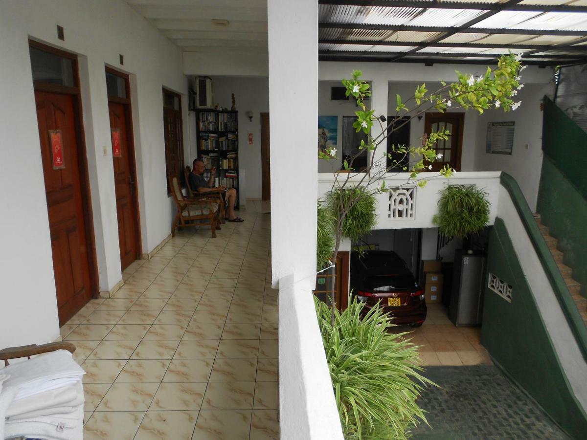 Shanith Guesthouse Негомбо Екстериор снимка